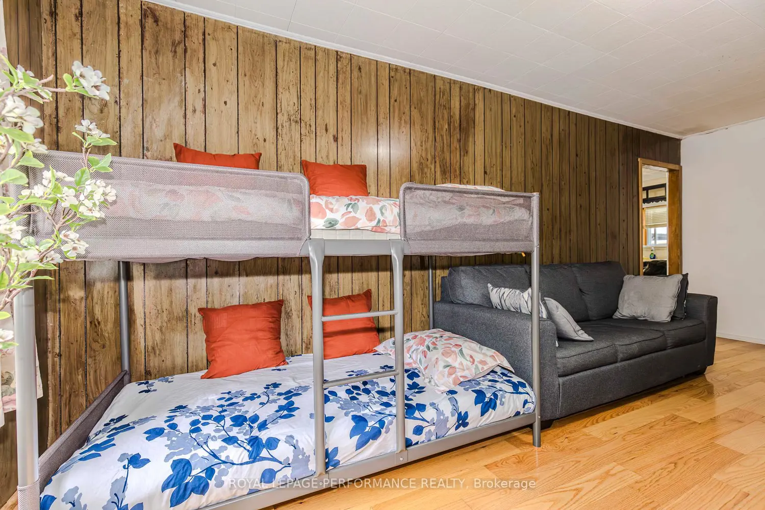 Additional image 7 of 98 Boyce Avenue