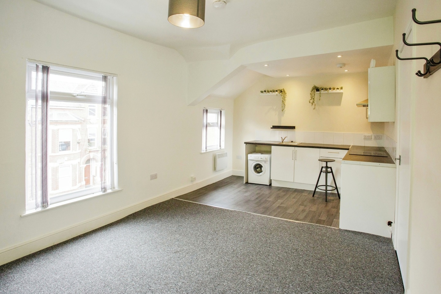 1 Bed Flat, Woodfield Road, M8, N1 7GU
