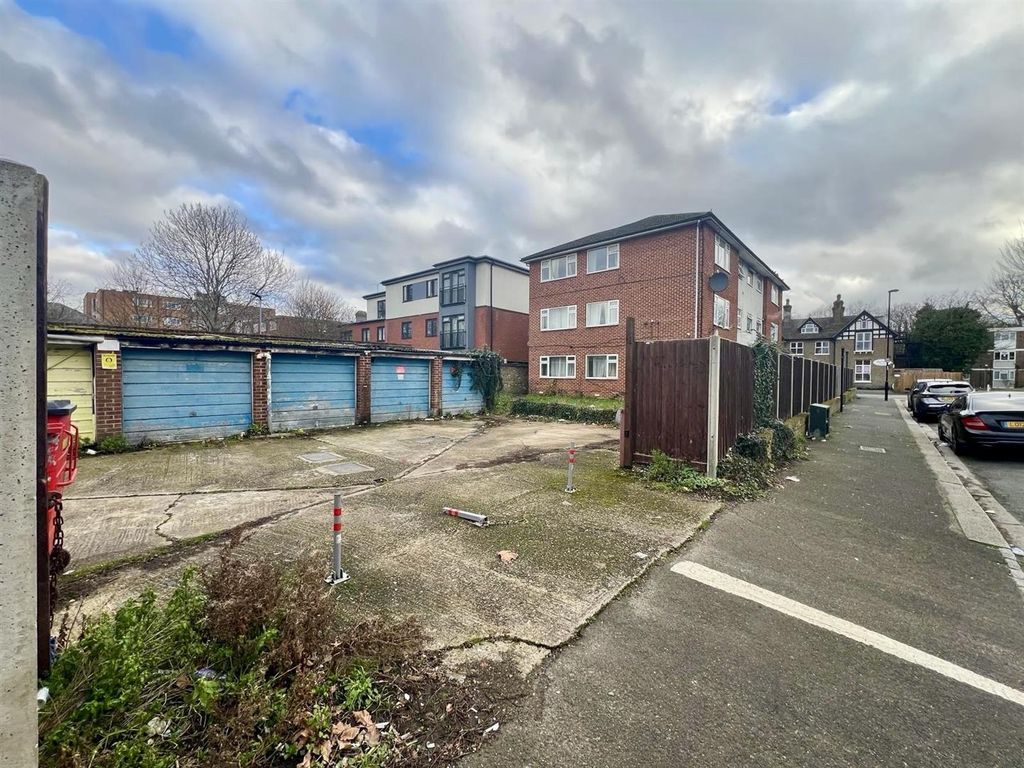Land for saleDunheved Road South, Thornton Heath CR7