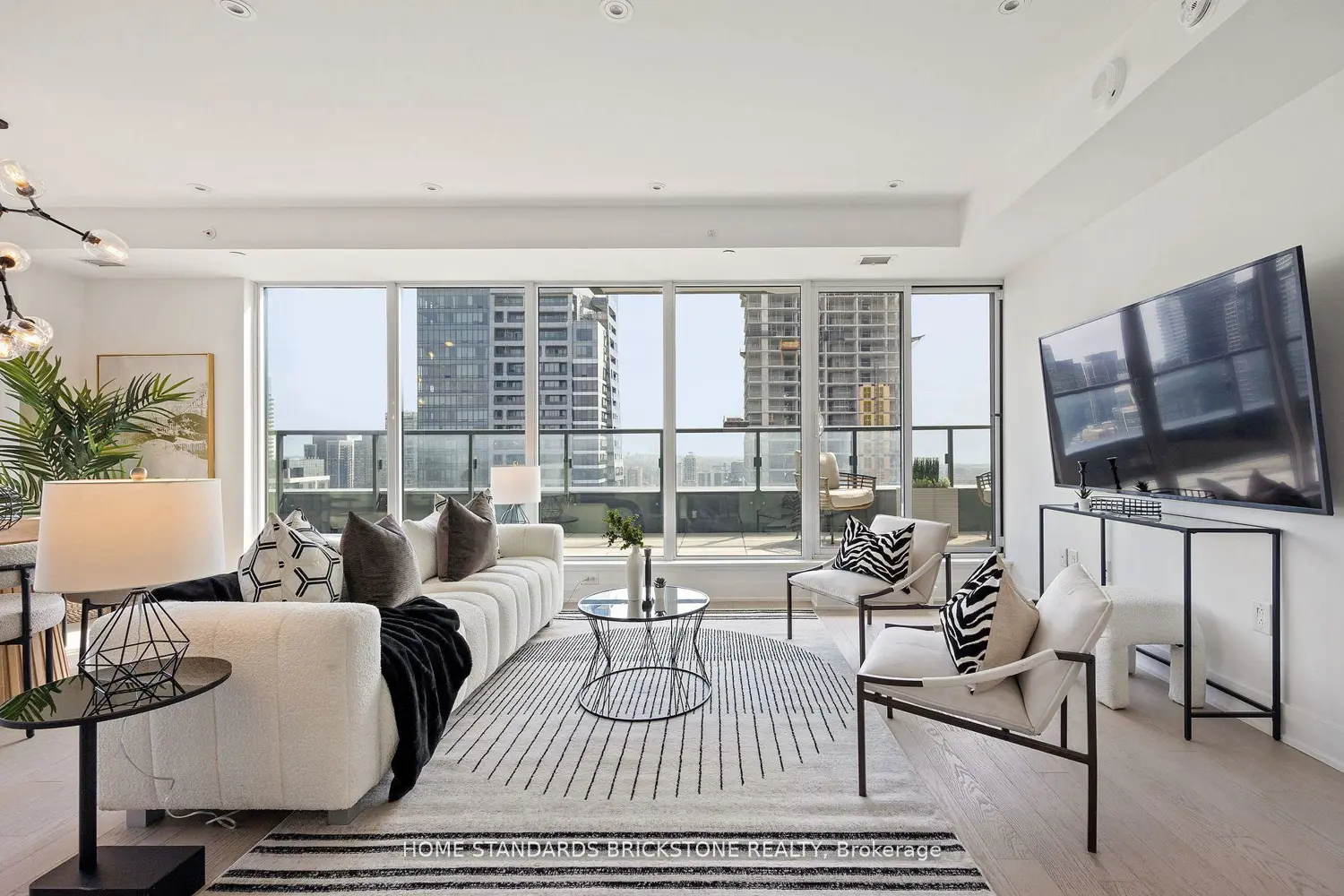 Additional image 16 of 955 Bay Street 3907