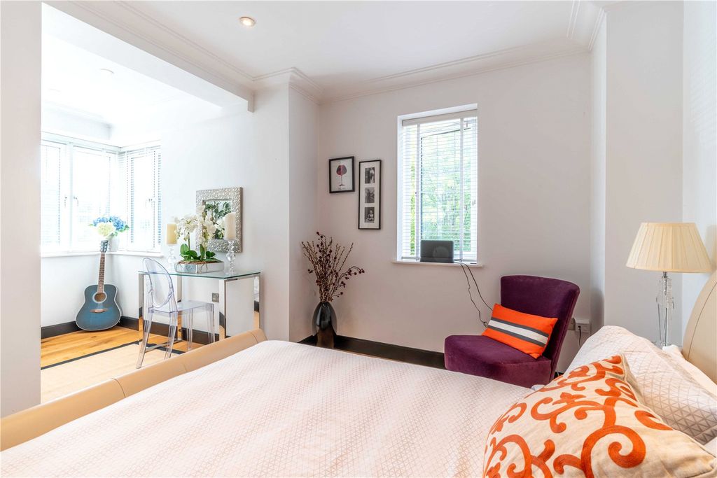 Additional image 13 of 3 bed flat for saleHigh Road, Chigwell, Essex IG7
