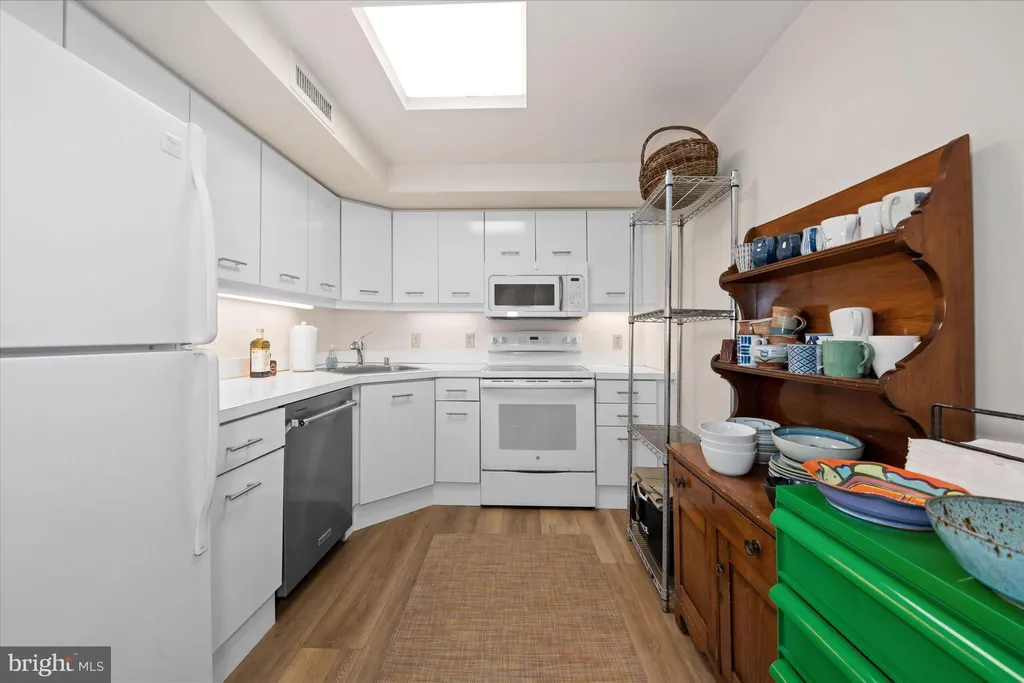 Additional image 4 of 1100 Lovering Avenue Unit 406, Wilmington, DE 19806