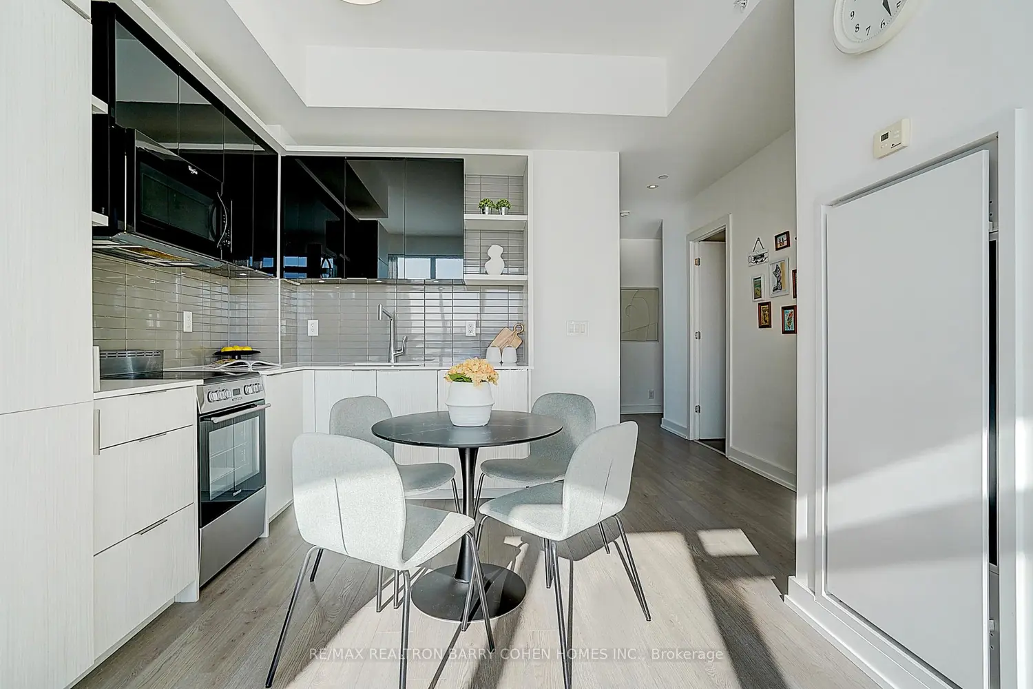 Additional image 6 of 6 Parkwood Avenue 806