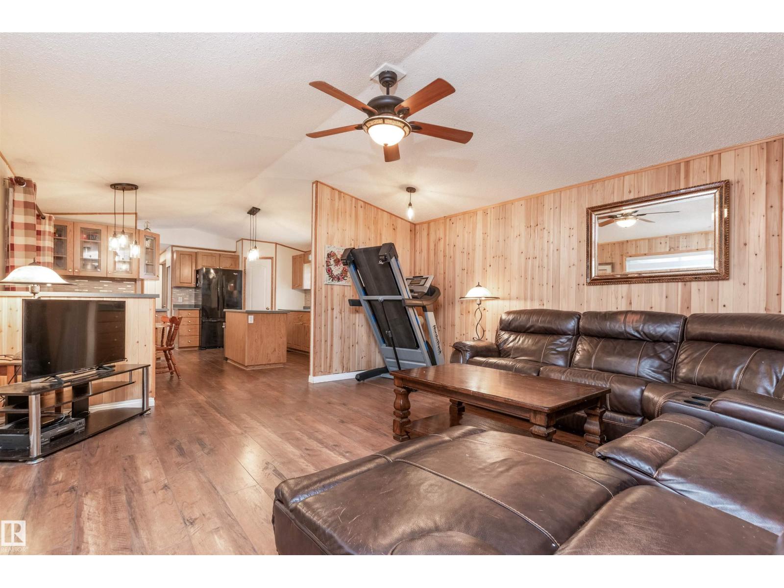 Additional image 2 of 924 Jubilee Close, Sherwood Park, AB, T8H2G3