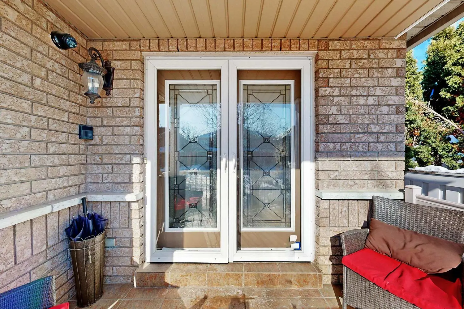 121 Adventure Crescent photo 3