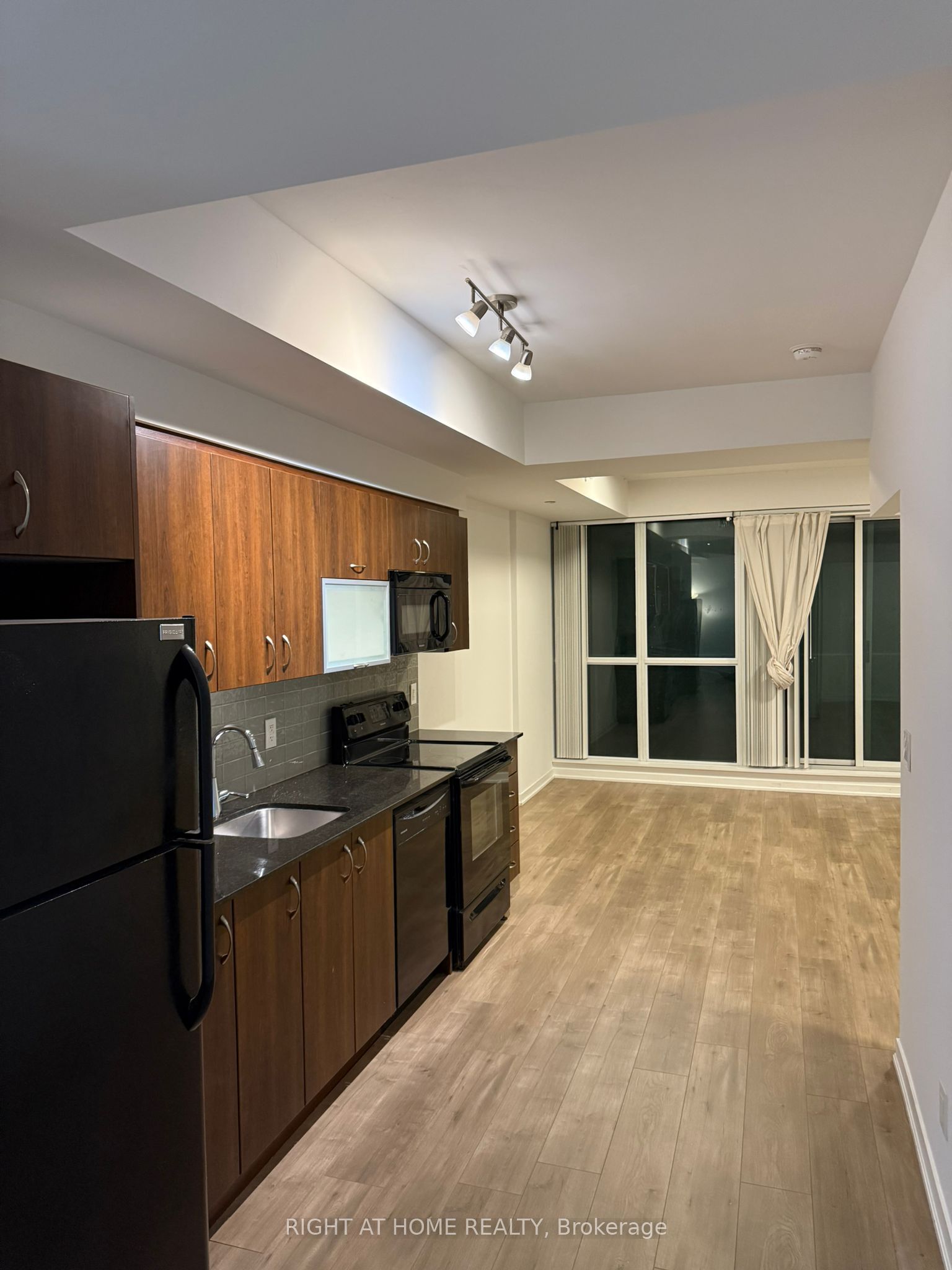 Additional image 4 of 1105-150 East Liberty Street E, Toronto, ON, M6K 3R5
