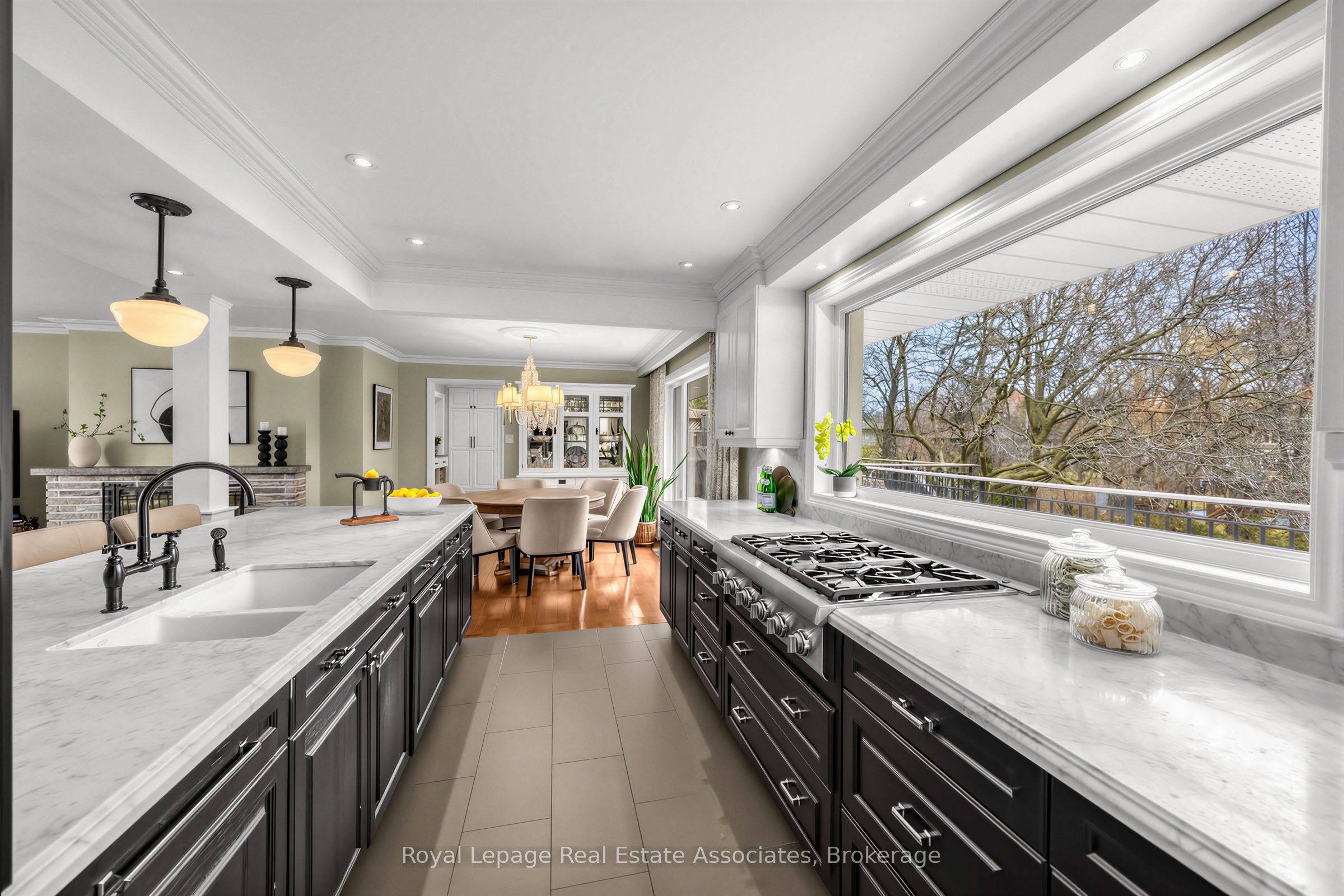 Additional image 4 of 1561 Pinetree Crescent, Mississauga, ON, L5G 2S9