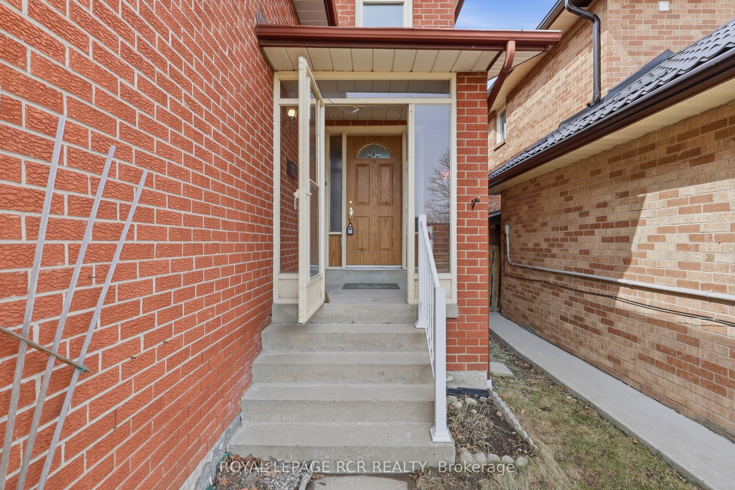 Additional image 3 of 1503 Maple Ridge Drive, Mississauga, ON, L4W 3Z5
