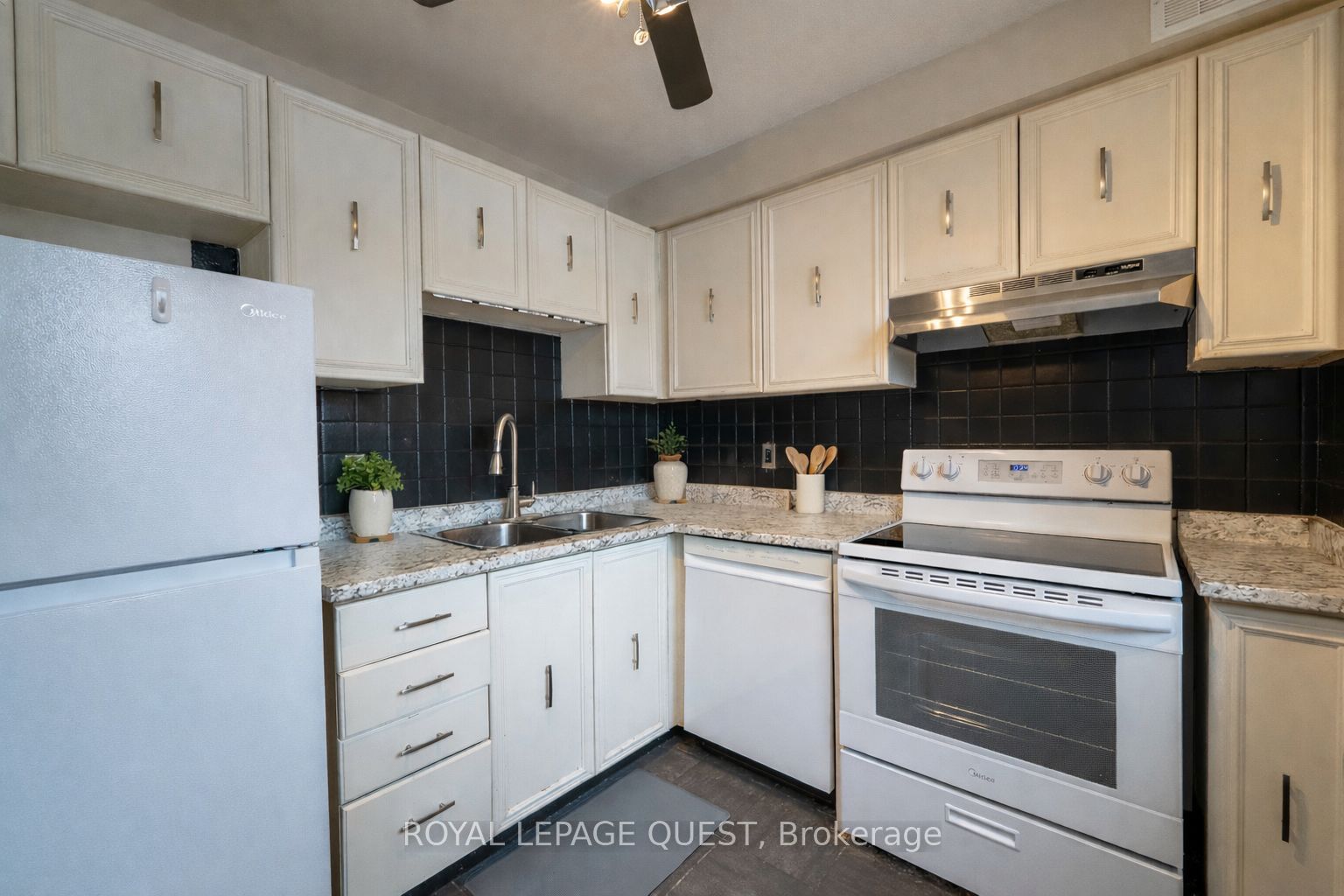 Additional image 3 of 7-23 Meadow Lane, Barrie, ON, L4N 7K3