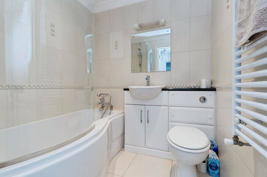 Additional image 7 of 2 bed flat for saleDewlands Way, Verwood BH31