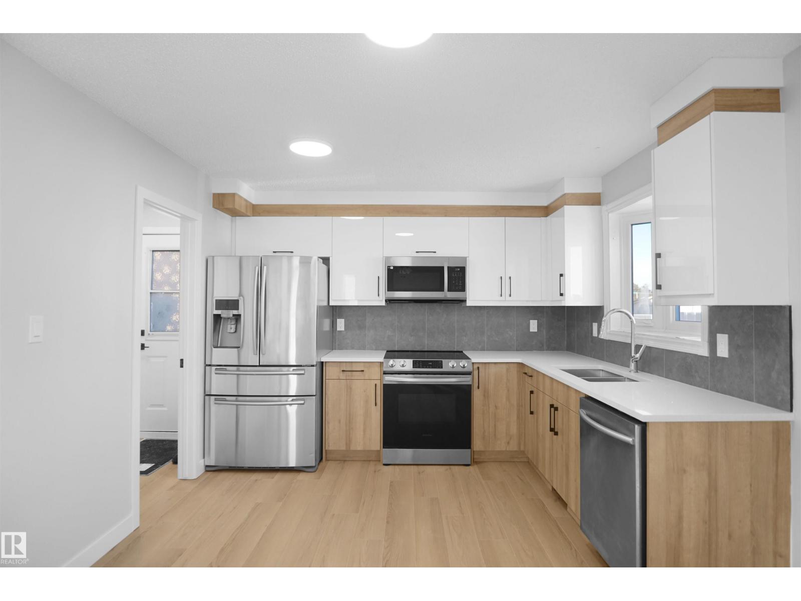 Additional image 6 of 3312 44a Street NW, Edmonton, AB, T6L4W9