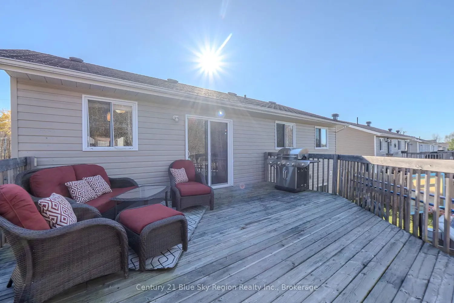Additional image 15 of 557 Demers Street