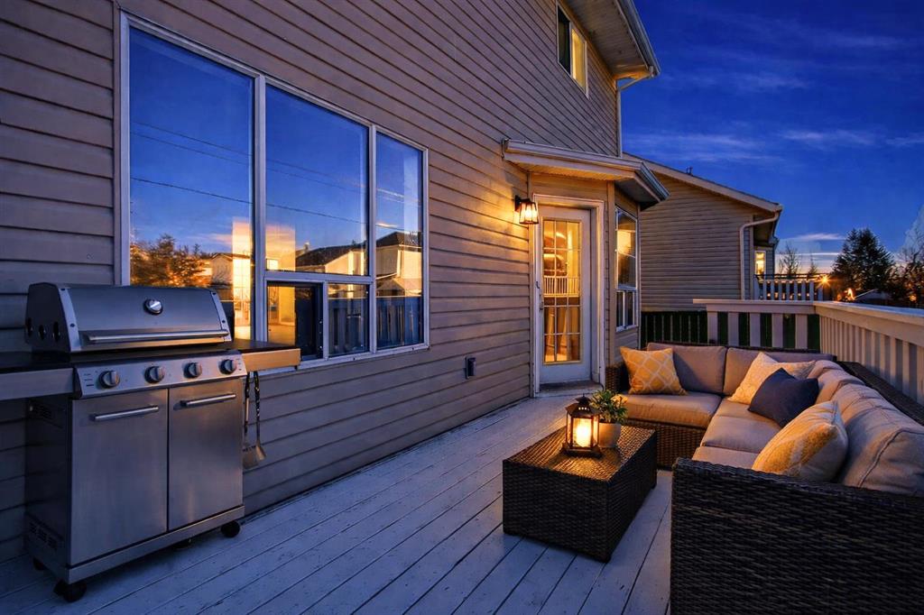 Additional image 3 of 902 Applewood Drive SE, Calgary, AB, T2A 7P2