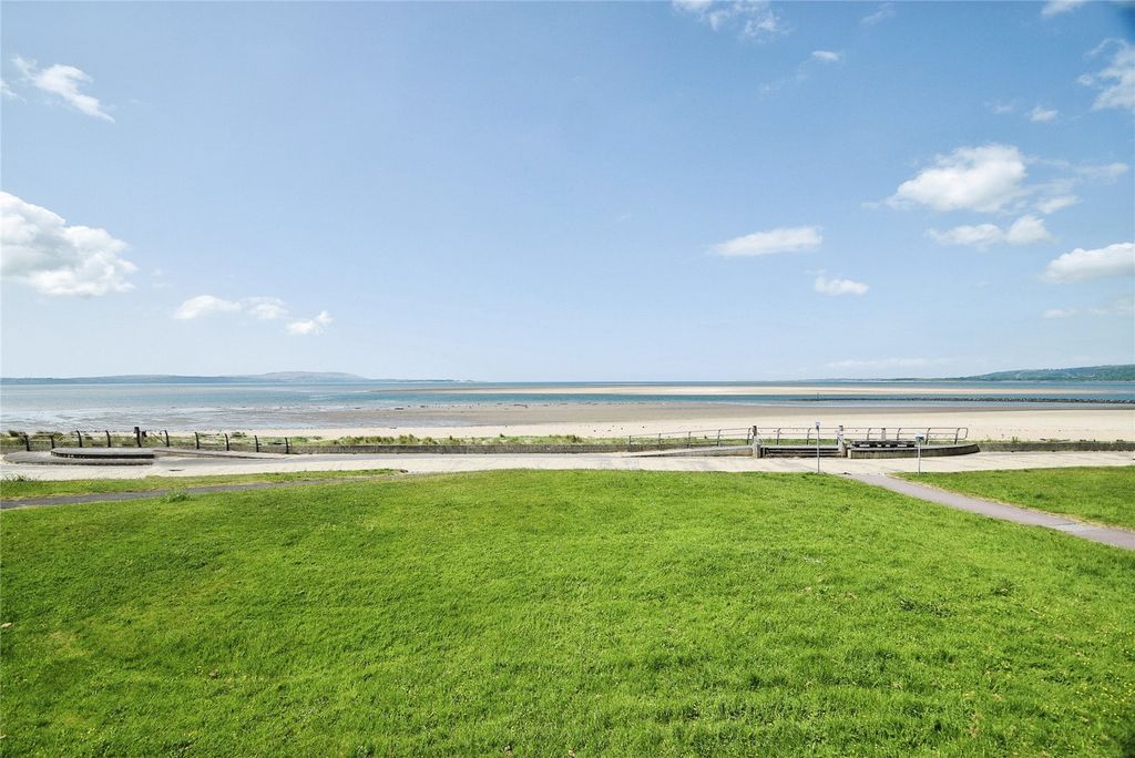 2 bed flat for salePentre Doc Y Gogledd, Llanelli, Carmarthenshire SA15 photo 2