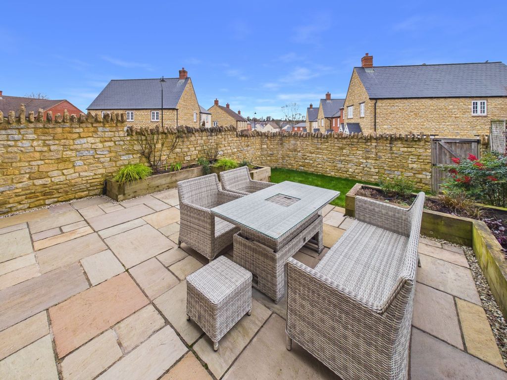 Additional image 18 of 3 bed semi-detached house for saleRoberts Road, Silverstone NN12