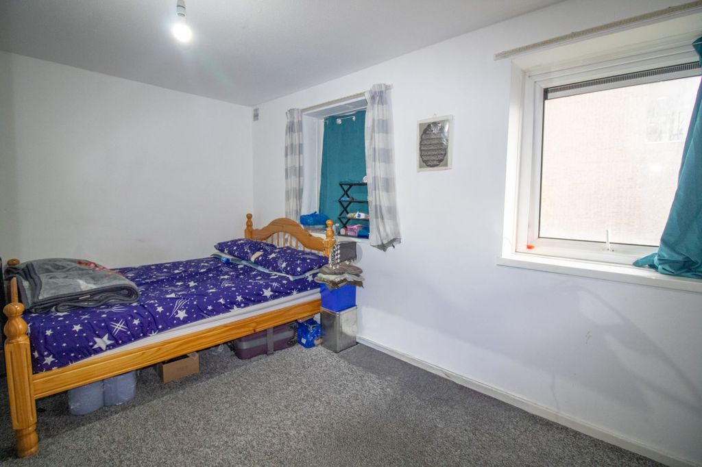 2 bed maisonette for salePegasus Close, Highfields LE2 photo 2