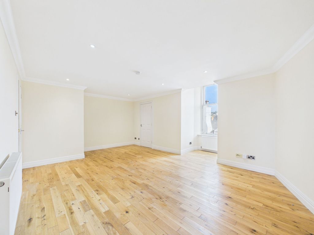 2 bed flat for sale1 Castlegate, Lanark ML11 photo 3
