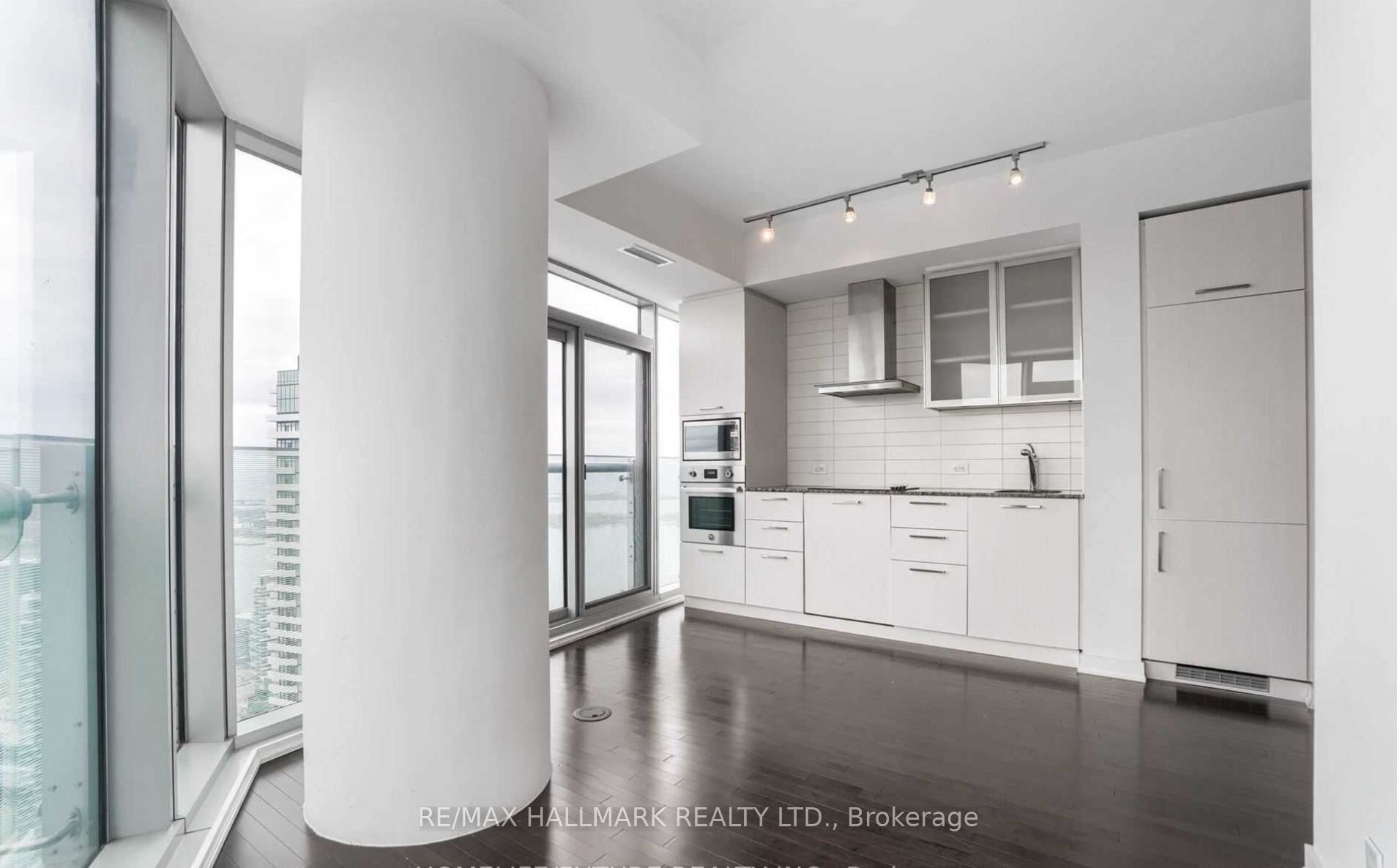Additional image 3 of 5611-14 York Street, Toronto, ON, M5J 2Z2