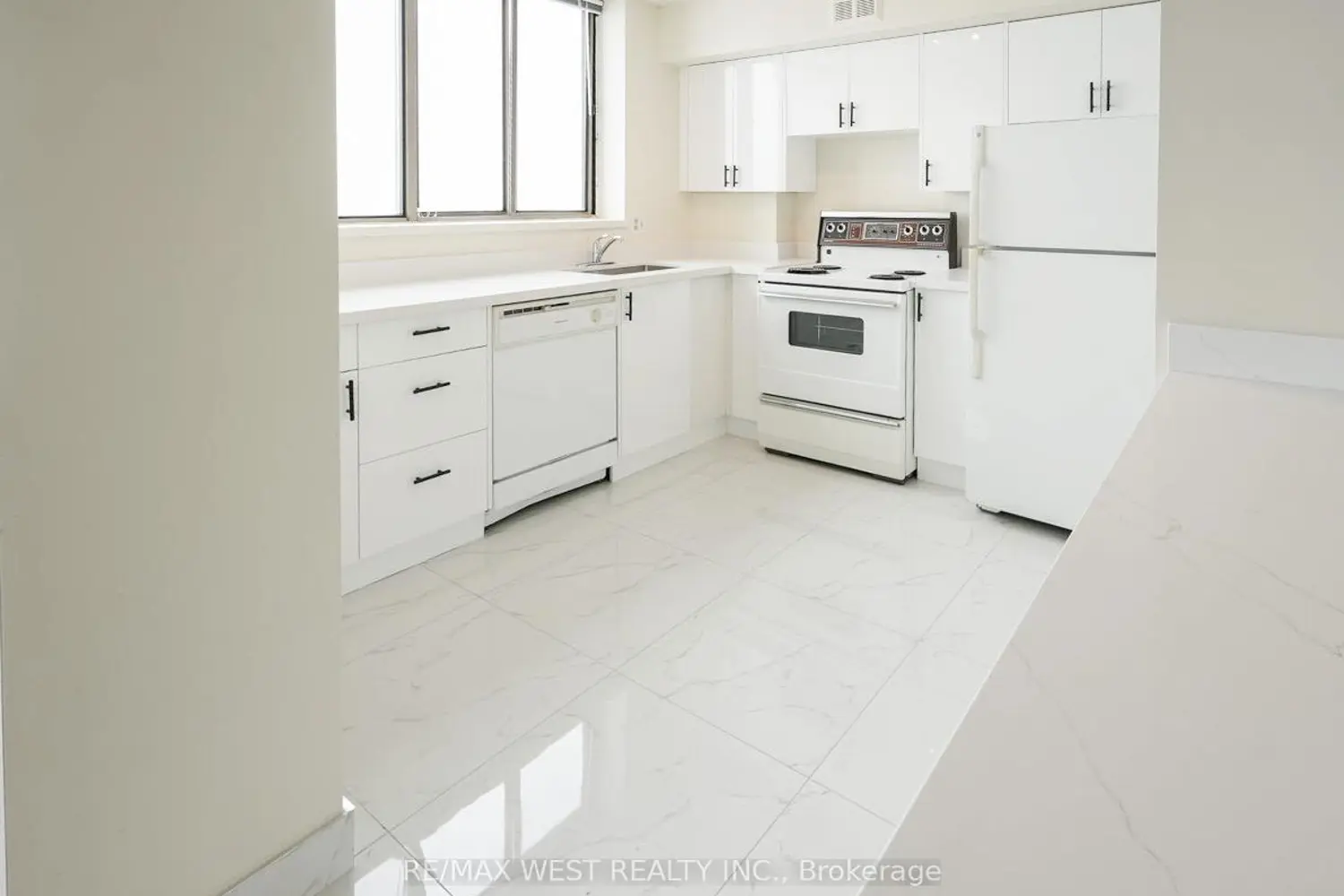 Additional image 11 of 260 Queens Quay W 1301