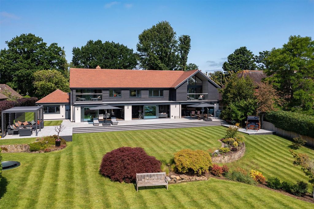 Additional image 3 of 5 bed detached house for saleThe Avenue, Petersfield GU31