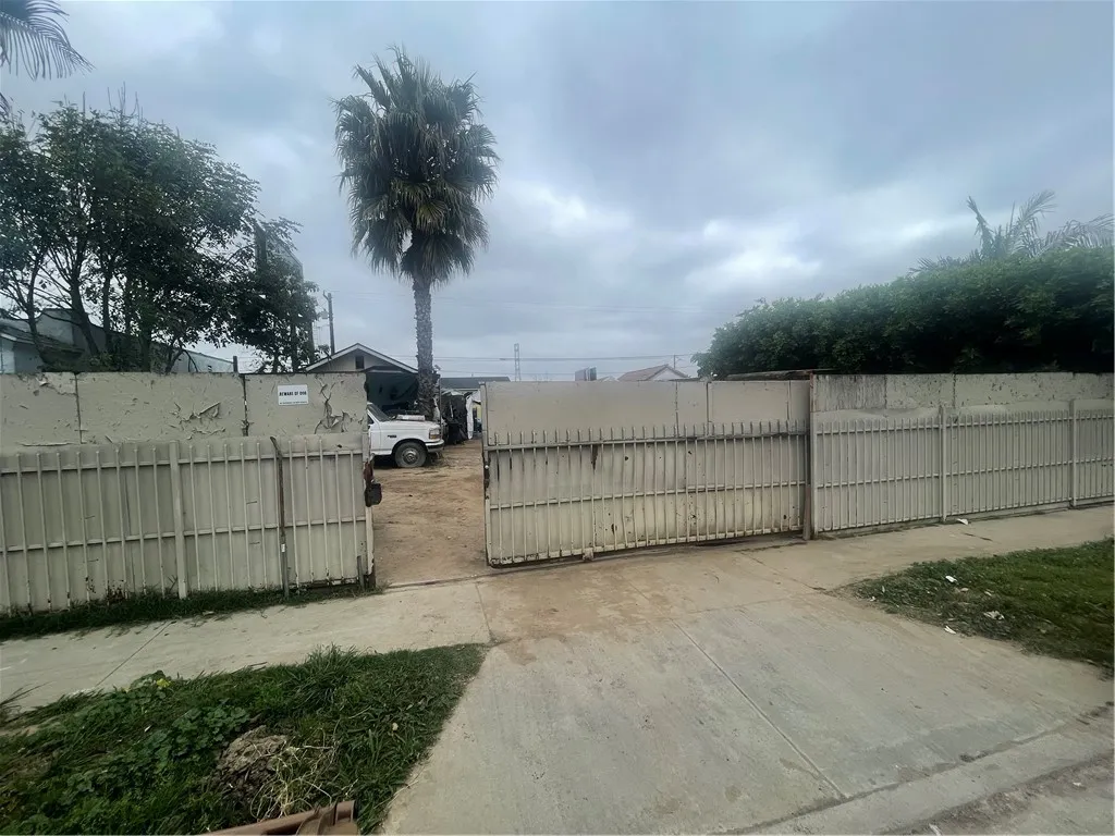 Additional image 10 of 1143 W 101st St, Los Angeles, CA 90044