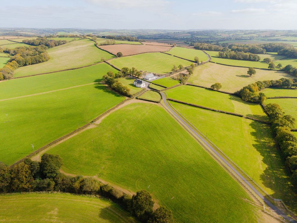 6 bed farm for saleColdridge, Crediton EX17 photo 4