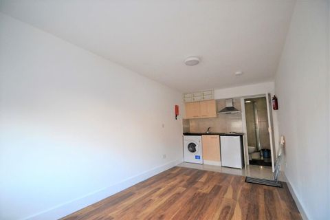 Park Parade, Harlesden NW10, Studio to rent