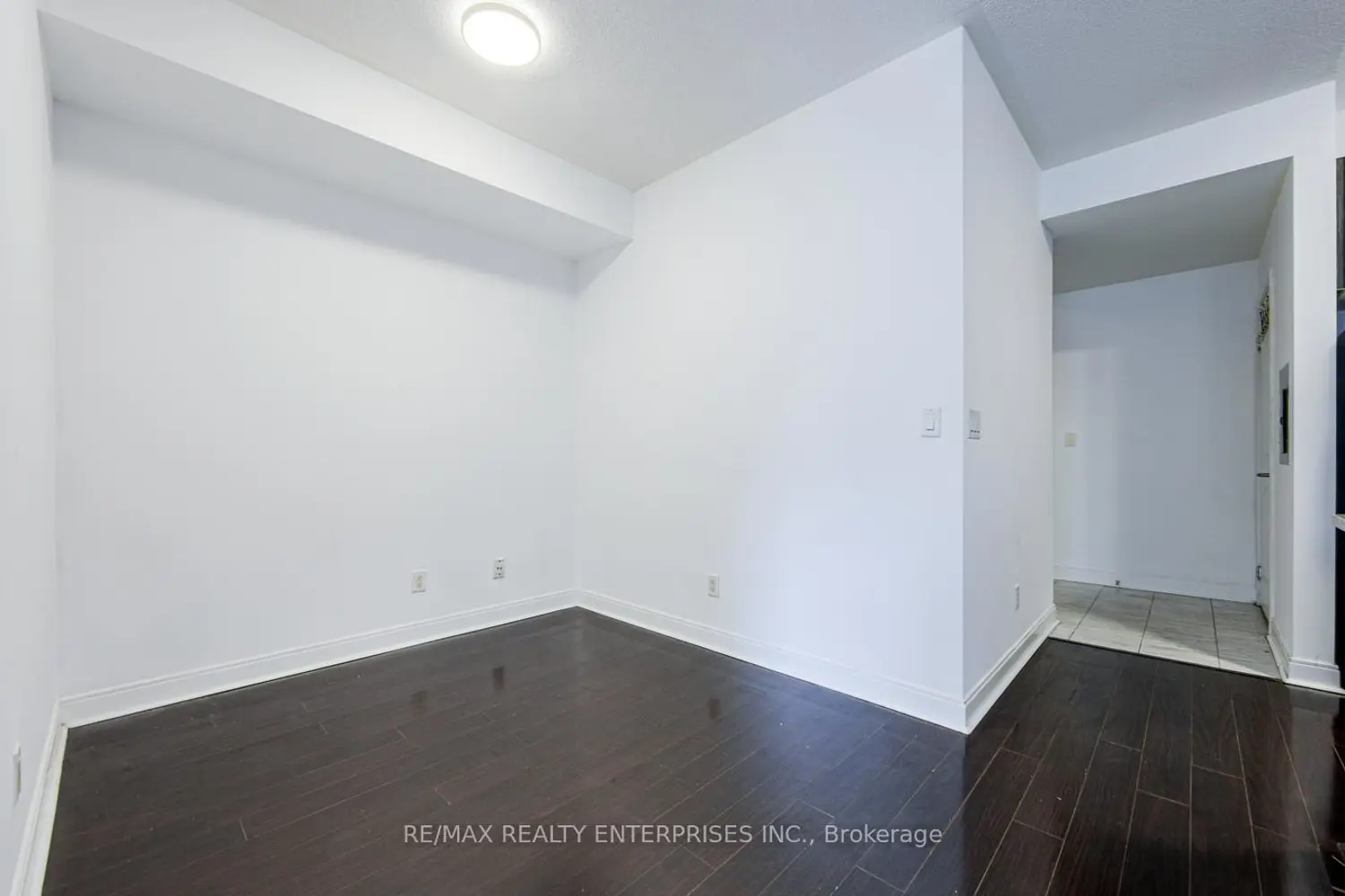 Additional image 11 of 18 Yorkville Avenue 315