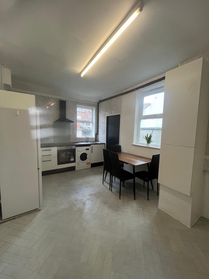Room in a Shared House, Manchester, M40, M40 9DB