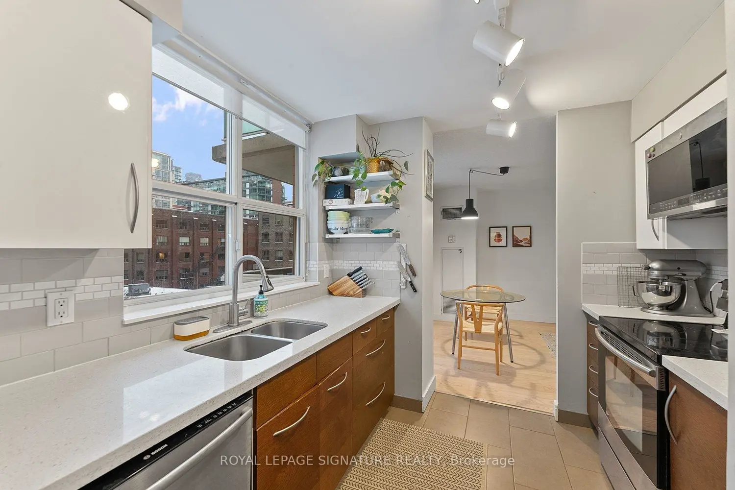 Additional image 5 of 323 Richmond Street 412