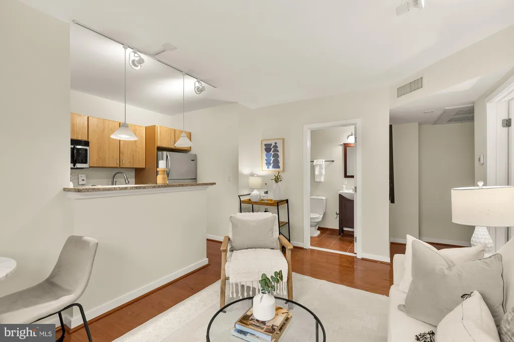 Additional image 11 of 3534 10th Street NW Unit 200, Washington, DC 20010