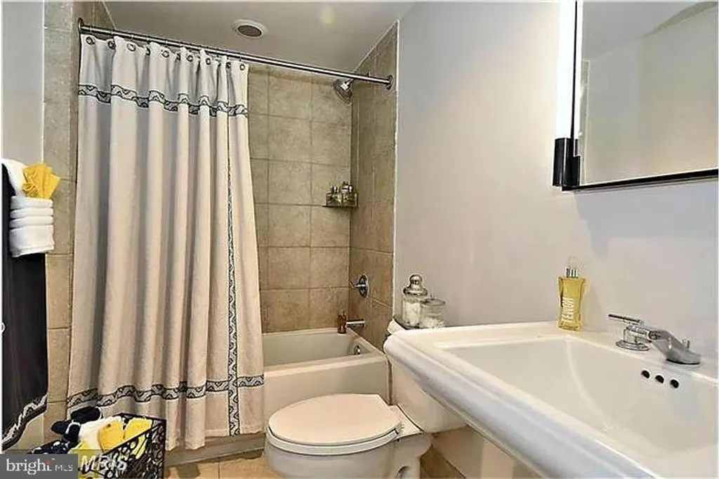 Additional image 11 of 2301 Champlain Street NW Unit T08, Washington, DC 20009