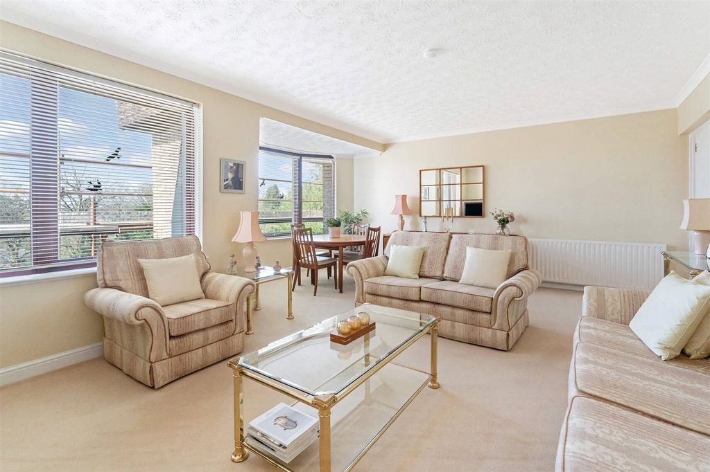 3 bed flat for saleSt. Germains, Bearsden, Glasgow, East Dunbartonshire G61 photo 2