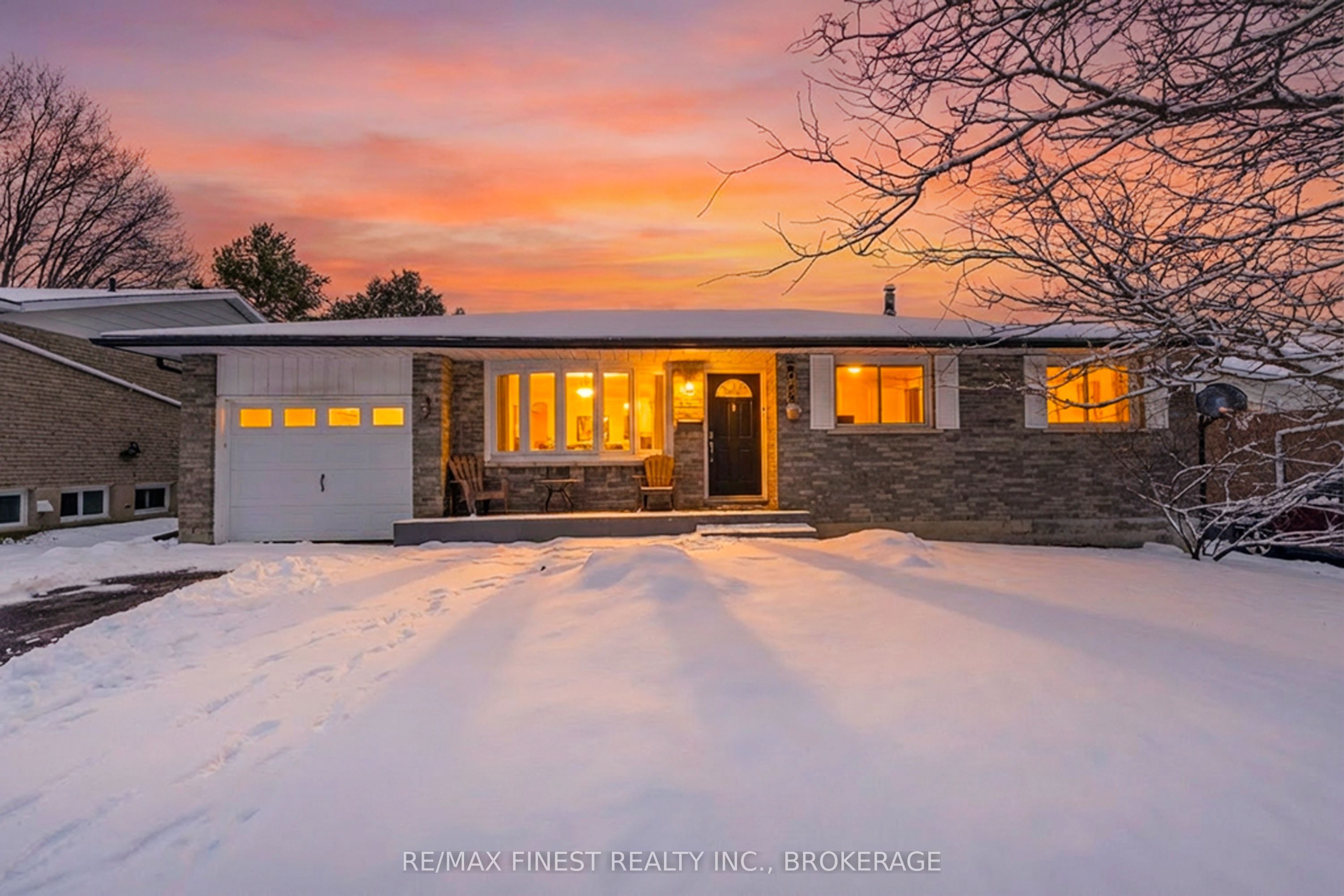 965 Lincoln Drive, Kingston, ON, K7M 4Z3