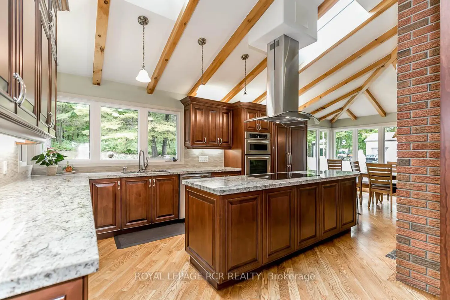 16365 Bathurst Street photo 5
