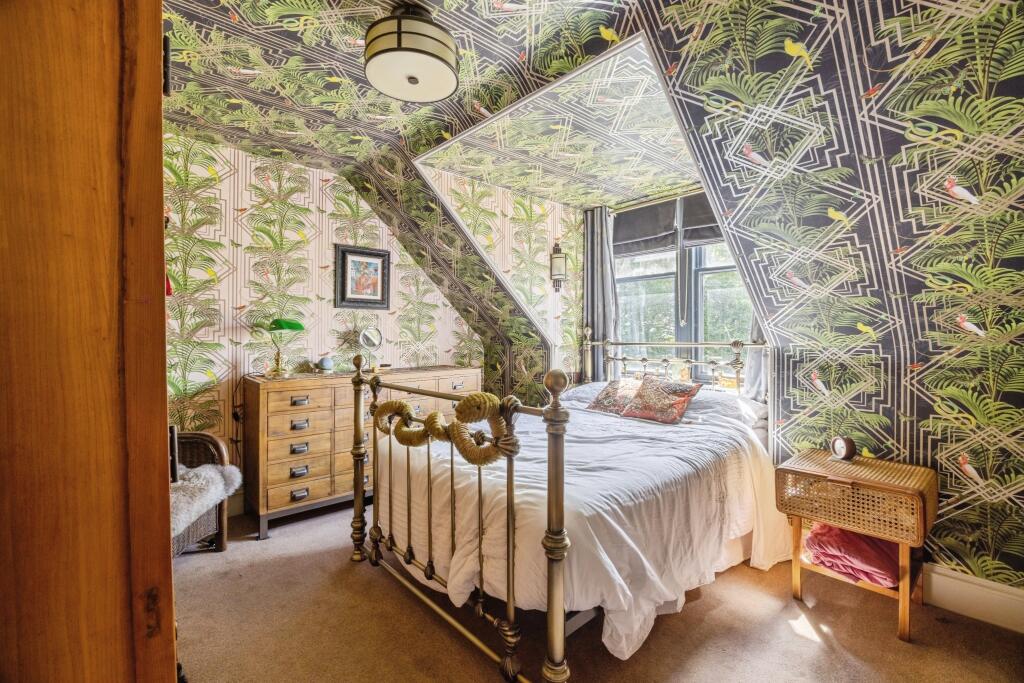 Additional image 12 of Main Street, Hatton, AB42