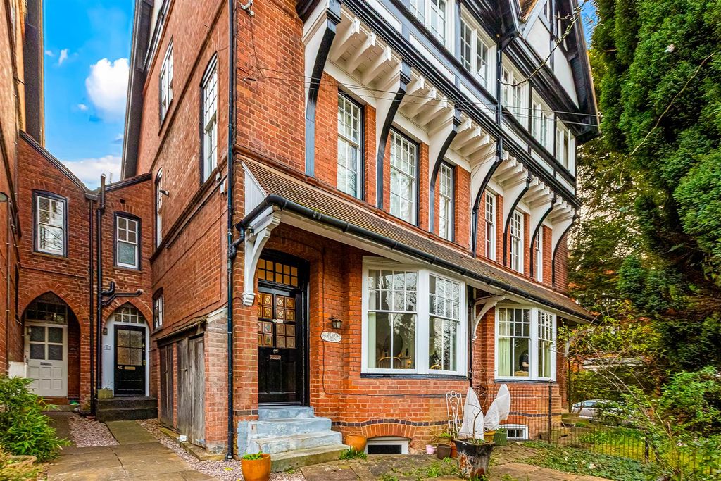 3 bed flat for saleStoneygate Road, Leicester LE2