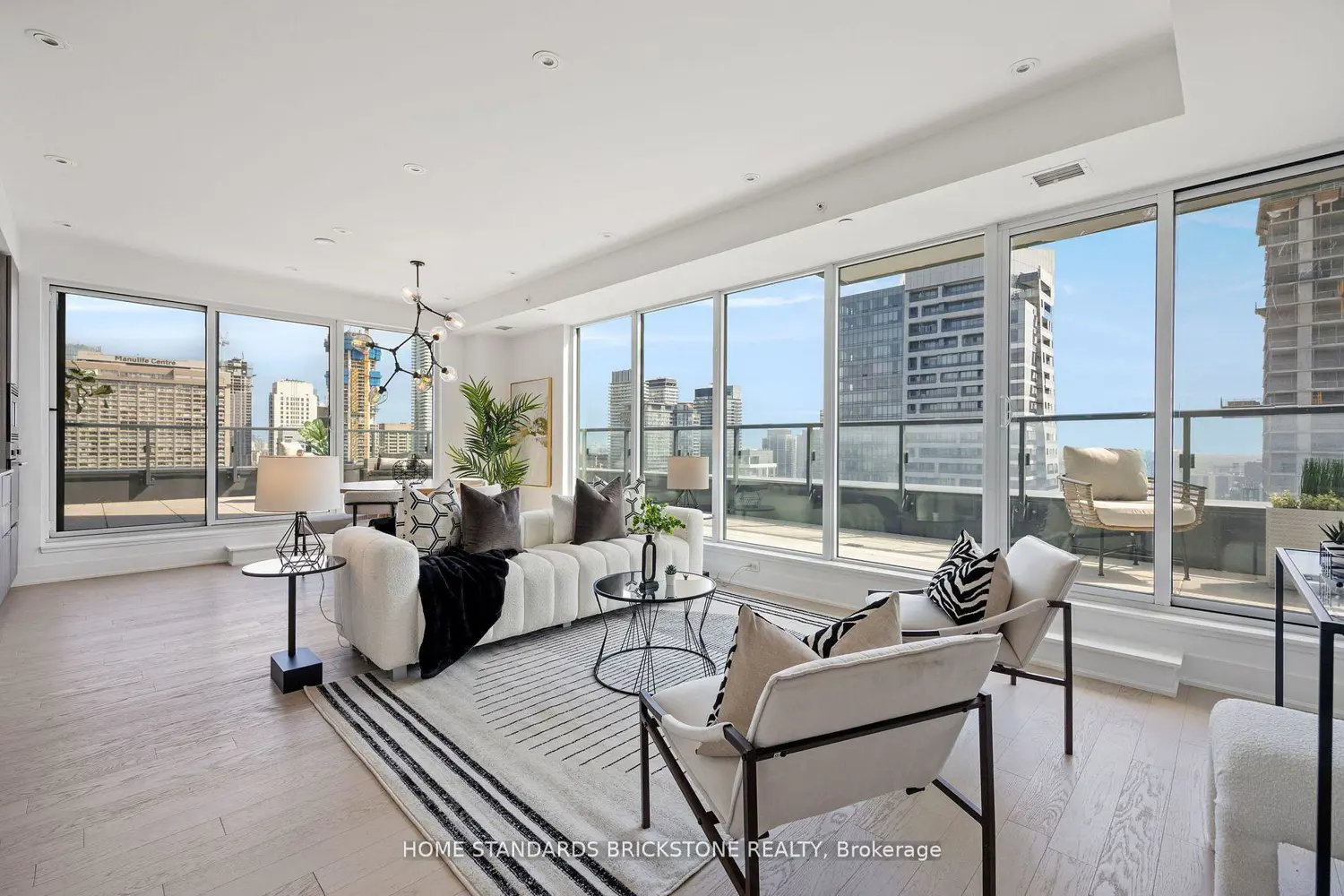 Additional image 9 of 955 Bay Street 3907