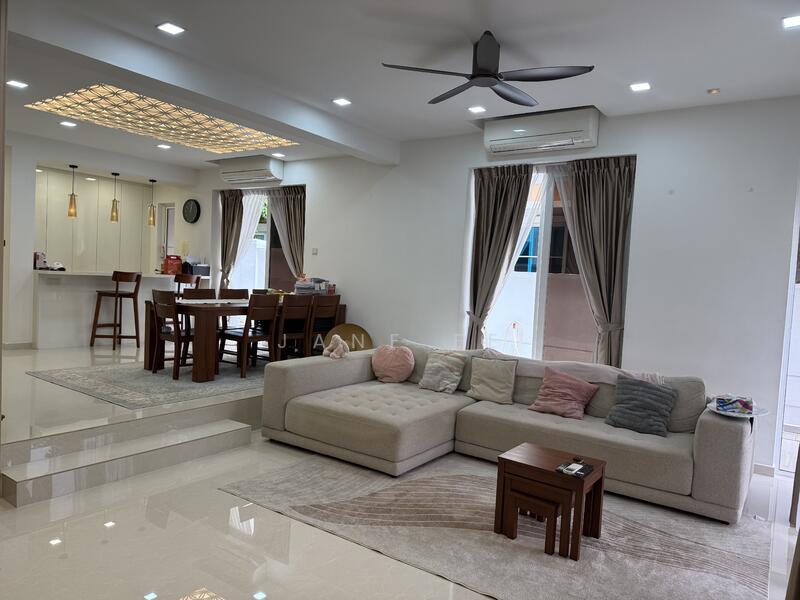 Primary image of Burgundy Crescent