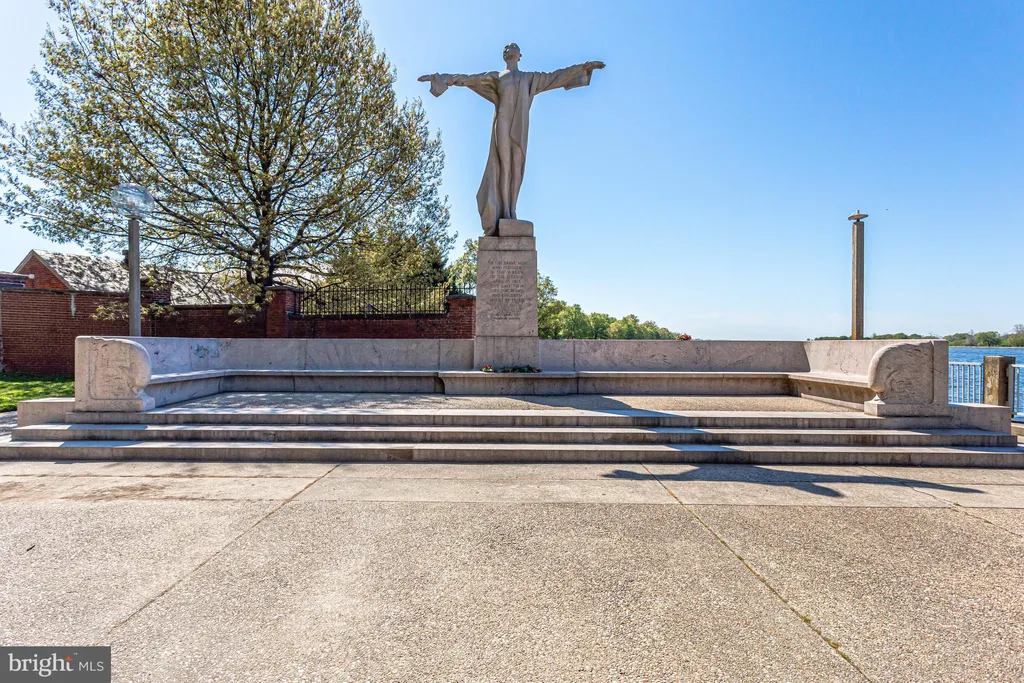 1425 4th Street SW Unit A305, Washington, DC 20024