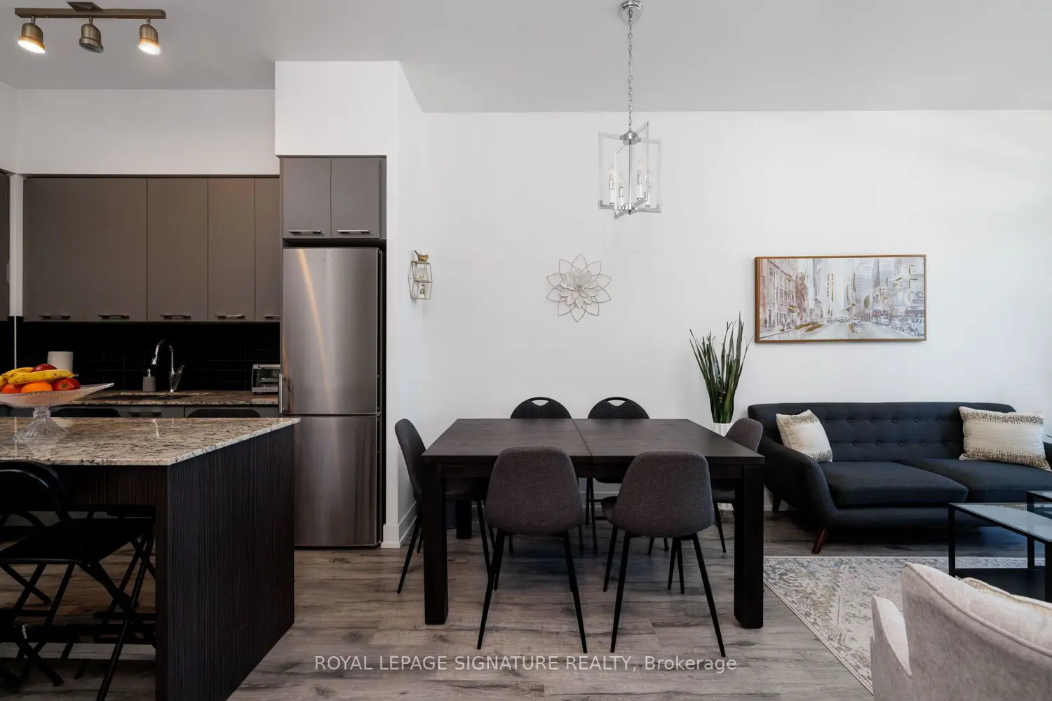 Additional image 4 of 9471 Yonge Street 332