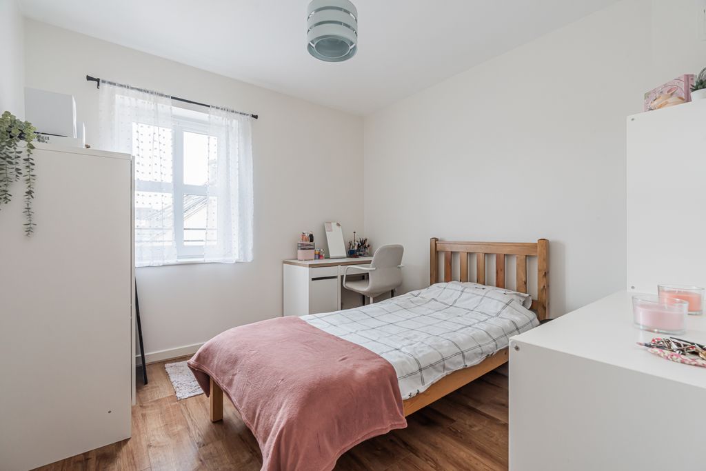 Additional image 5 of 2 bed flat for sale72 Burnbrae Terrace, Bonnyrigg EH19