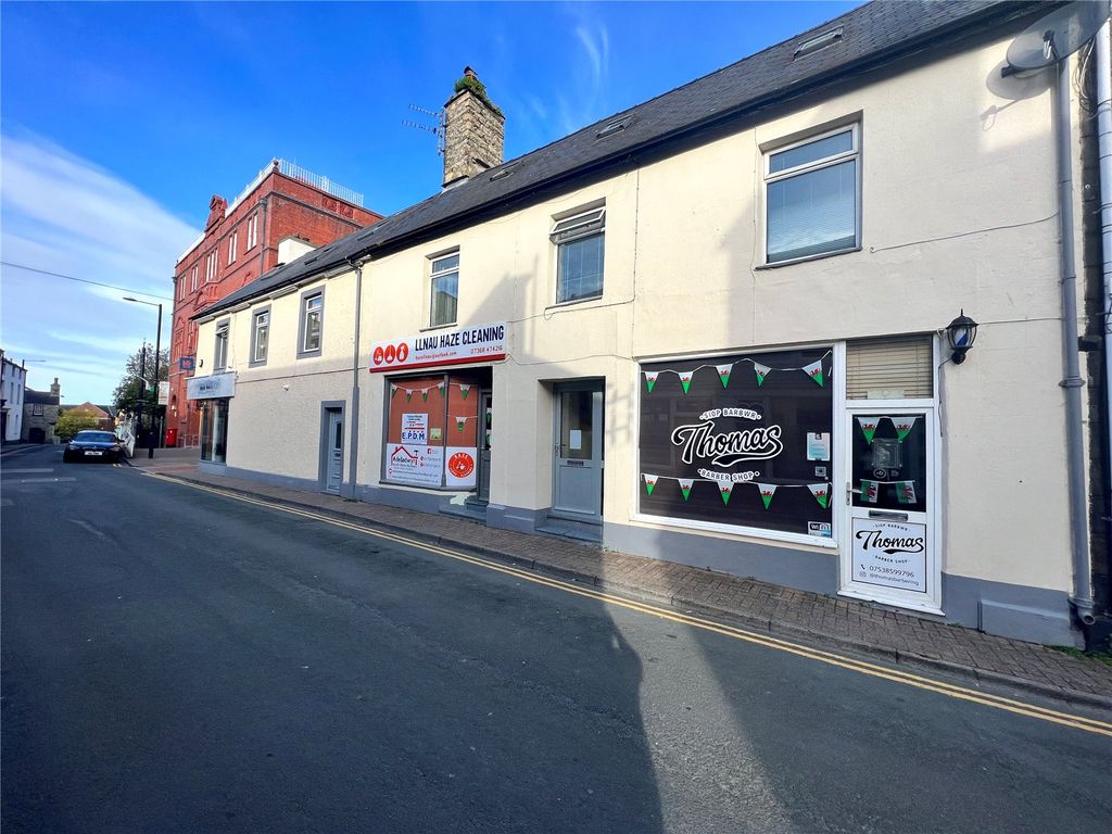 3 bed flat for salePenlan Street, Pwllheli, Gwynedd LL53