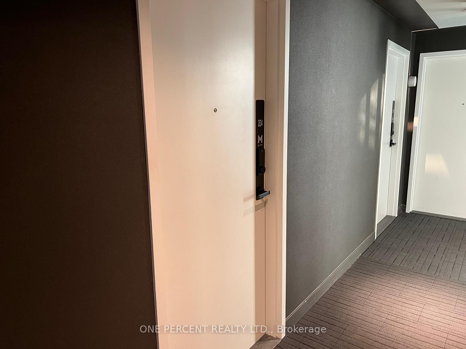 Additional image 5 of 204,-3900 Confederation Parkway, Mississauga, ON, L5B 0M3