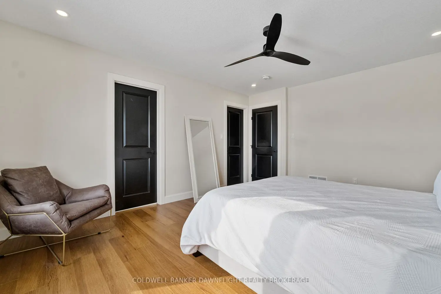 Additional image 11 of 160 Foxborough Place