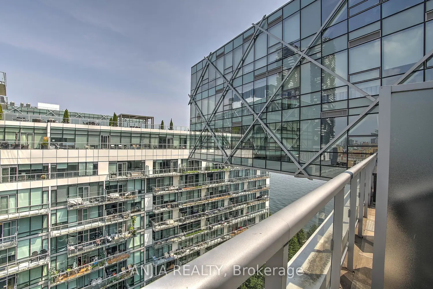 Additional image 3 of 29 Queens Quay Ph1209