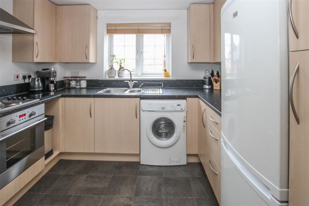 Additional image 3 of 1 bed flat for saleDe Paul Way, Brentwood CM14