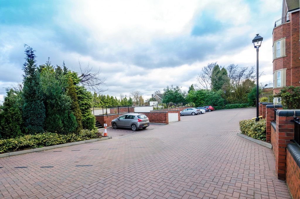 Additional image 26 of 3 bed flat for sale20 Royal Court Apartments, 60 - 66 Lichfield Road, Sutton Coldfield B74