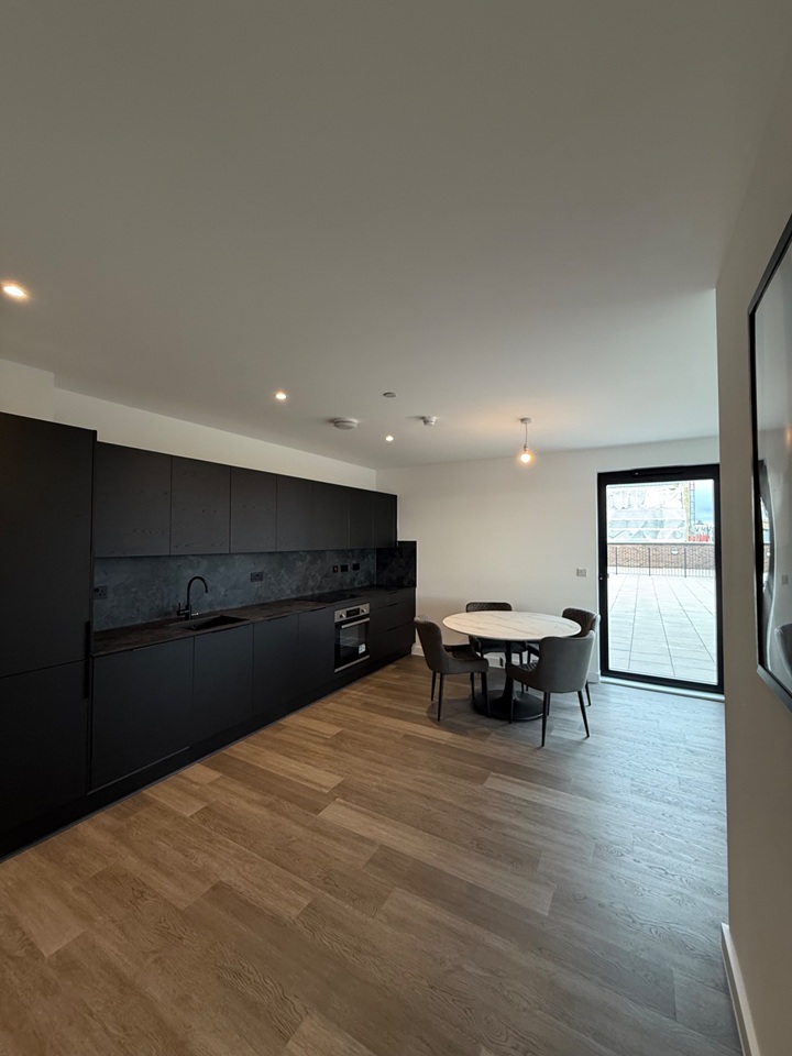 3 Bed Penthouse, Berkeley Square, M5, N1 7GU