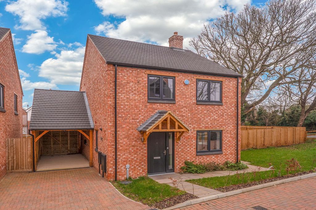 4 bed detached house for saleSpa Farm Court, Stratford-Upon-Avon CV37